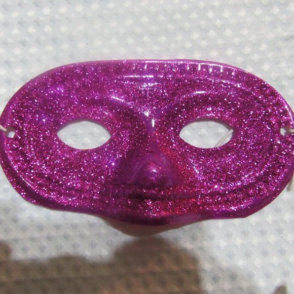 11 Masks Bling - Picture 2 of 4